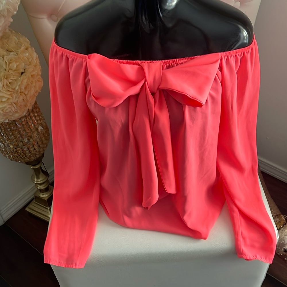 Women’s off the shoulders top